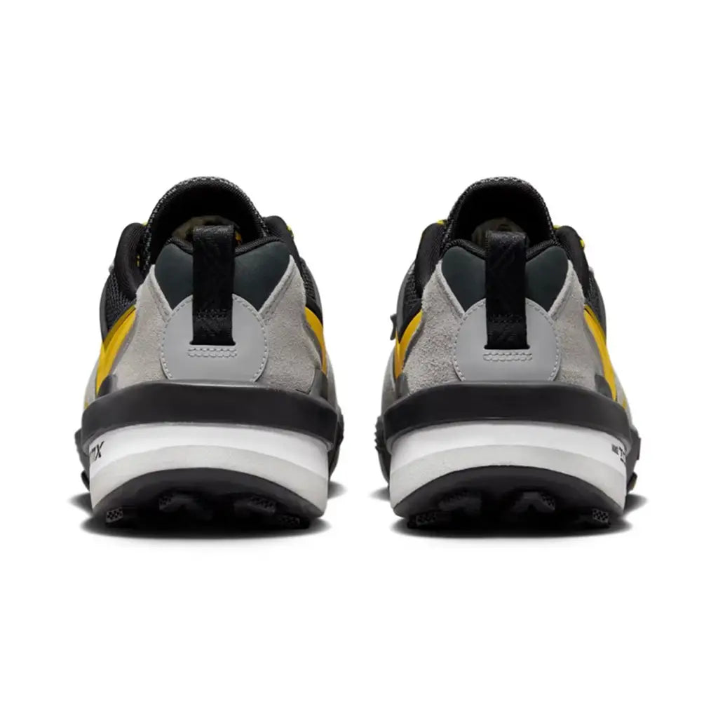 Nike x Sacai Zegadome SP 'Matte Silver Yellow'