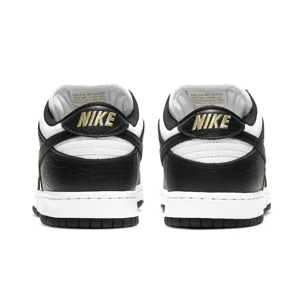 Nike SB x Supreme Dunk Low 'Stars Black'